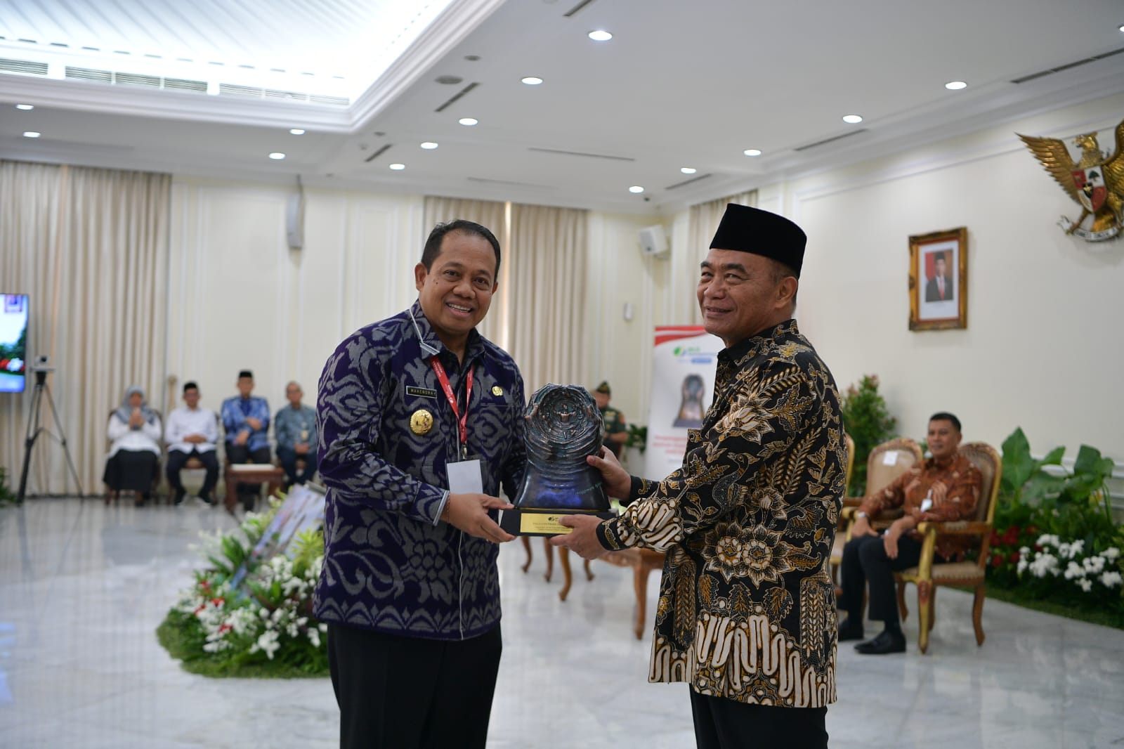 Bali Terima Penghargaan Pemerintah Provinsi Terbaik Zona Jawa Bali pada Paritrana Award 2023