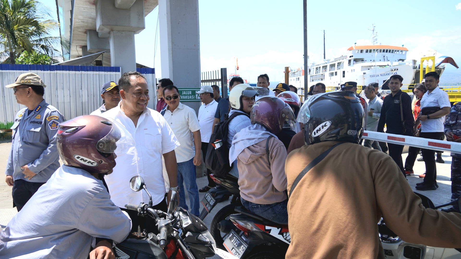 Pj. Gubernur Mahendra Jaya Cek Kesiapan Angkutan Nataru di Pelabuhan Gilimanuk