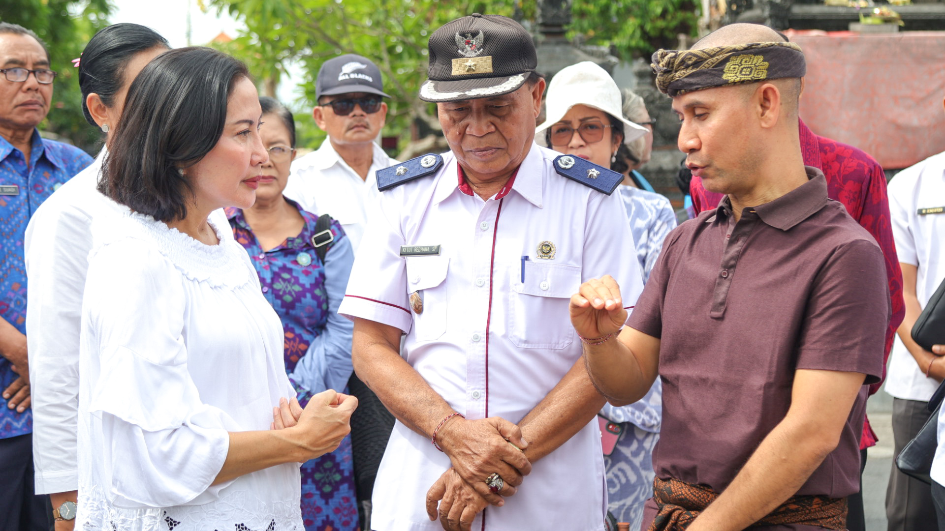 Kunjungi Telajakan di Desa Blangsinga Gianyar, Pj. Ketua TP PKK Provinsi Bali Apresiasi Peran Swasta Bersinergi Percantik Desa