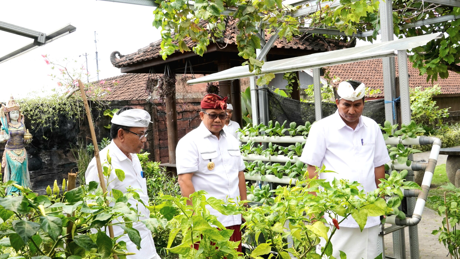 Kunjungi Distanpangan Bali, Pj Gubernur Mahendra Jaya Dorong Hilirisasi Produk dan Inovasi Pertanian di Lahan Terbatas
