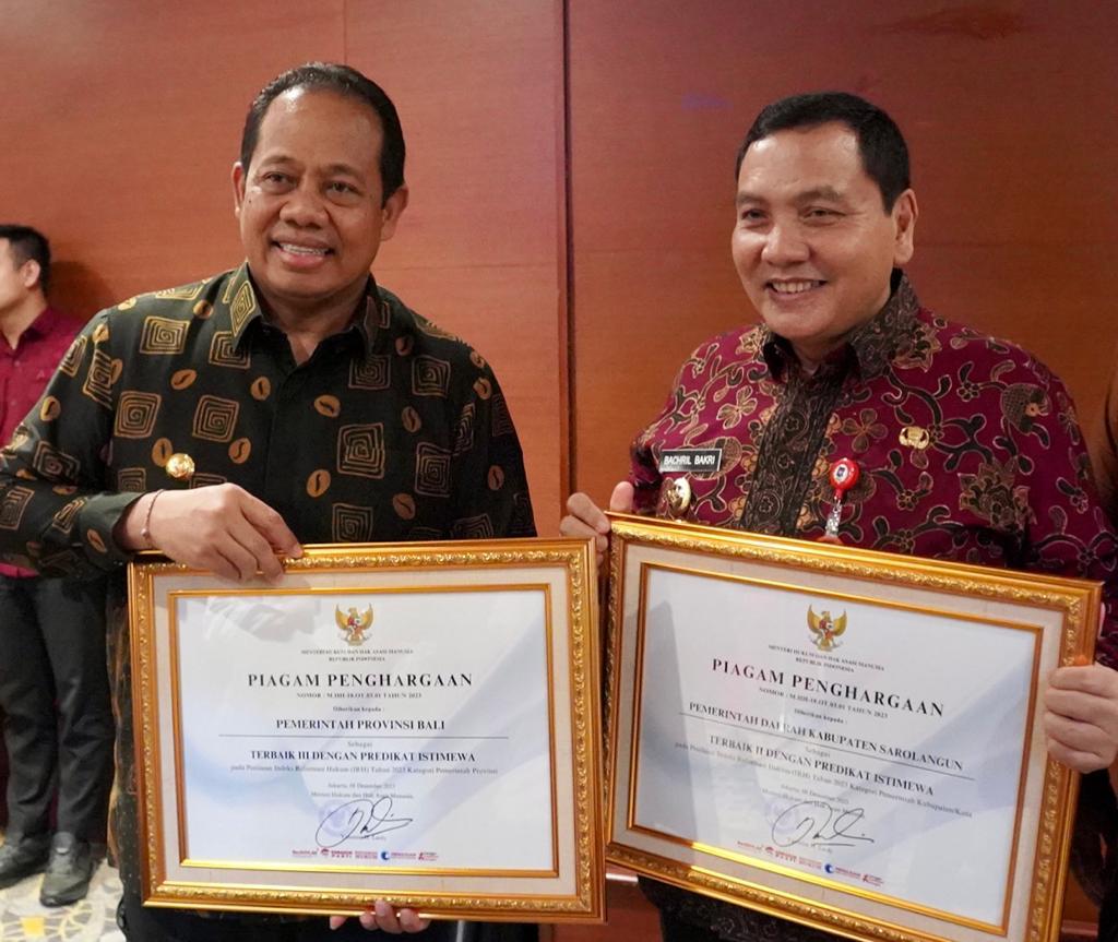 S. M. Mahendra Jaya Terima Penghargaan Pemprov Bali Terbaik III Predikat Istimewa Atas Penilaian Indeks Reformasi Hukum Tahun 2023
