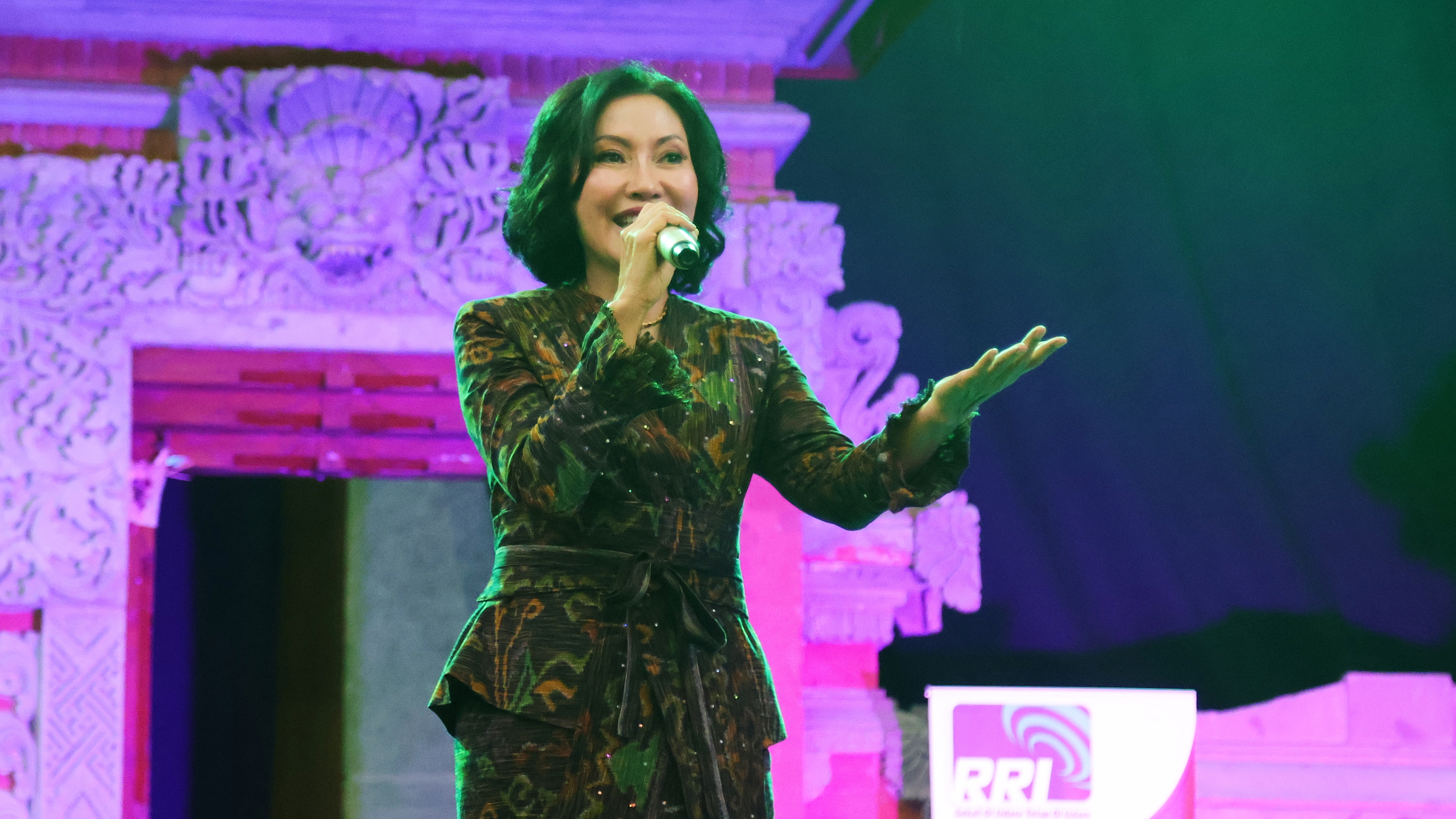 Angkat Tema Kebhinekaan, Pj. Ketua TP PKK Provinsi Bali Apresiasi Lomba Gerak Tari dan Lagu LPP RRI Denpasar