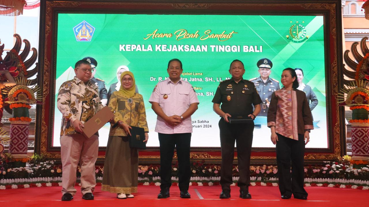 Pj. Gubernur Bali Hadiri Pisah Sambut Kepala Kejaksaan Tinggi Bali