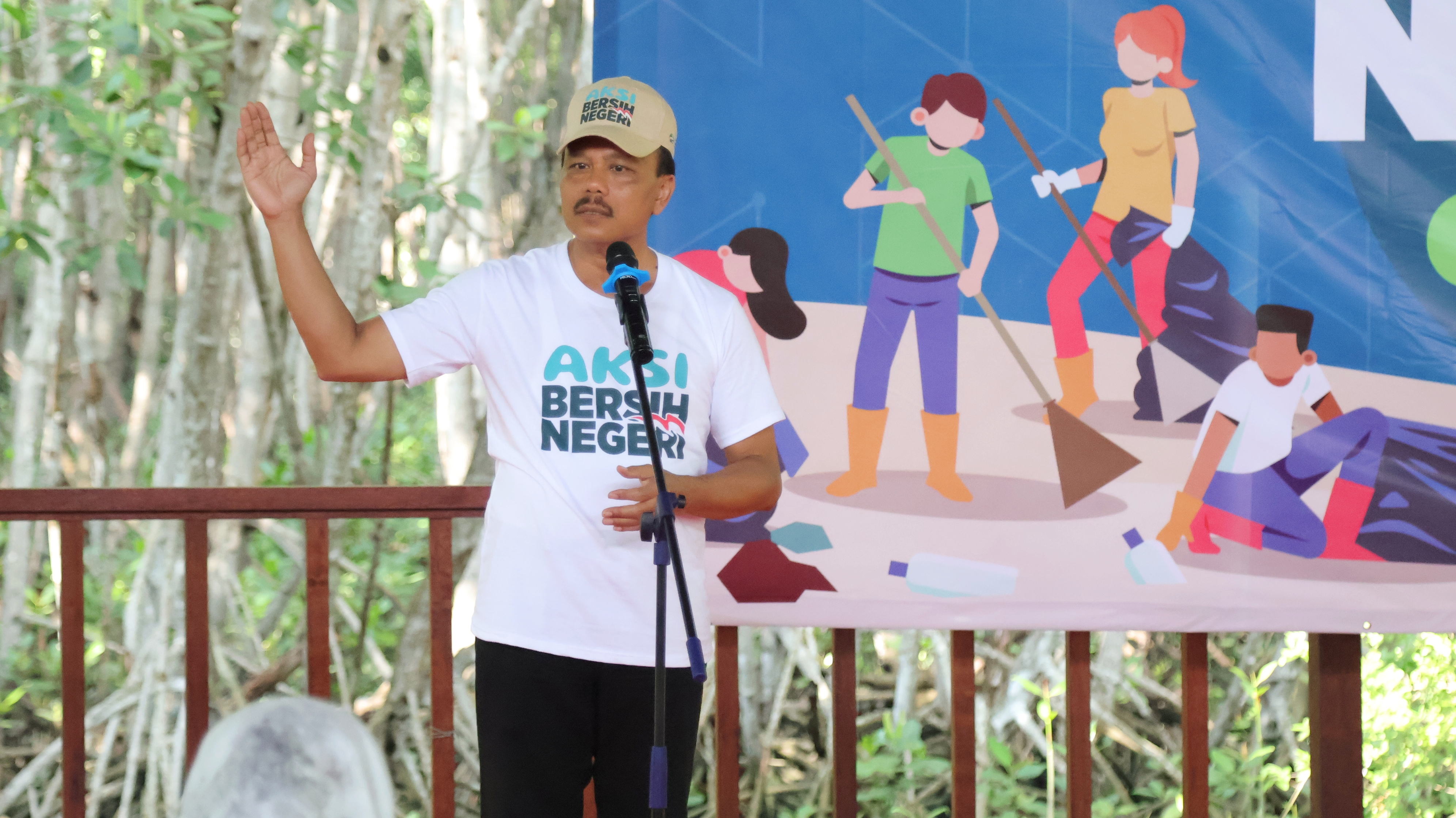 Ikuti Aksi Bersih Negeri, Sekda Dewa Indra Harap “Budaya Bersih” Terus Ditumbuhkan