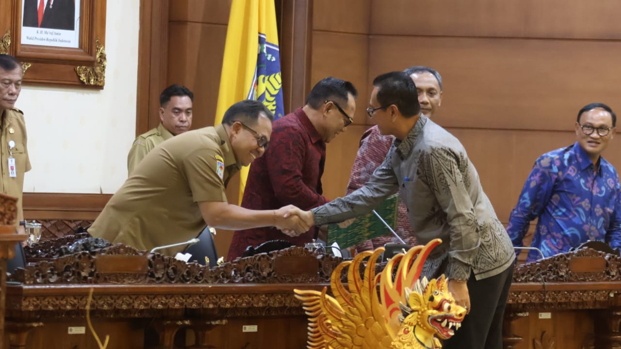 Eksekutif dan Legislatif Provinsi Bali Saling Dukung Bahas 2 Raperda Menjadi Perda