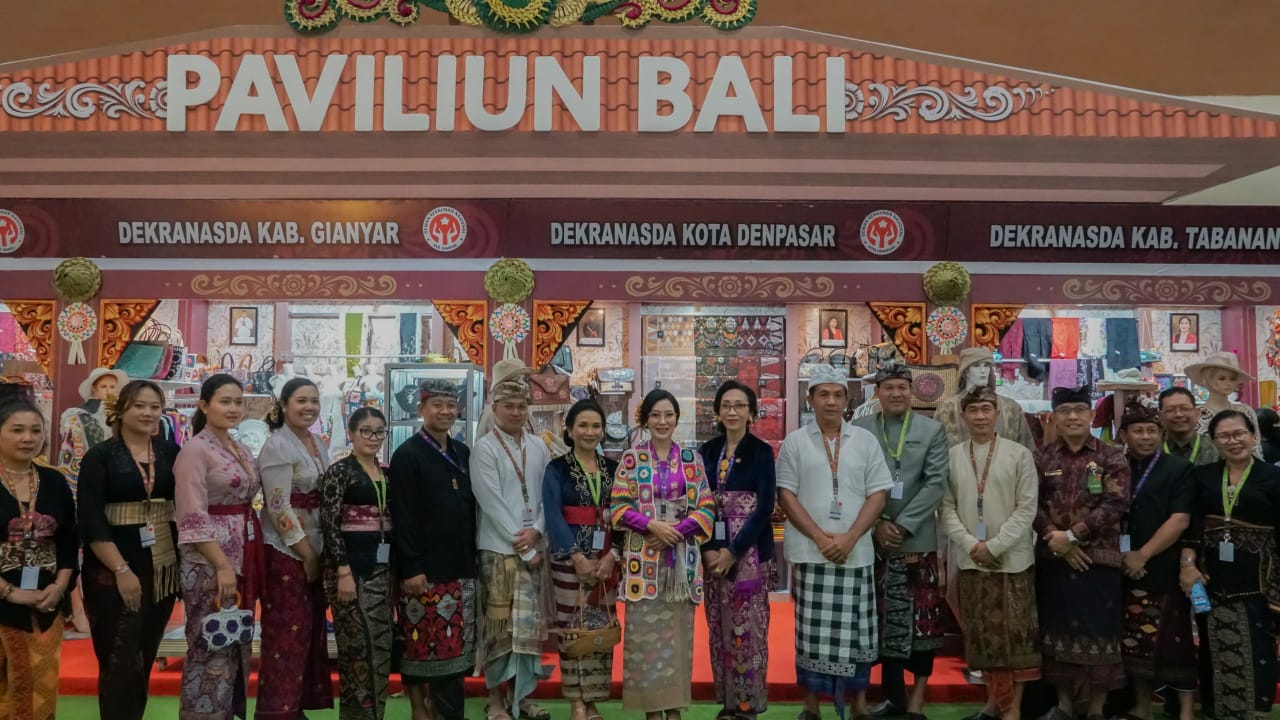 Hadiri Pameran Kriyanusa 2024, Pj. Ketua Dekranasda Bali Promosikan Hasil Kerajinan di Kancah Nasional