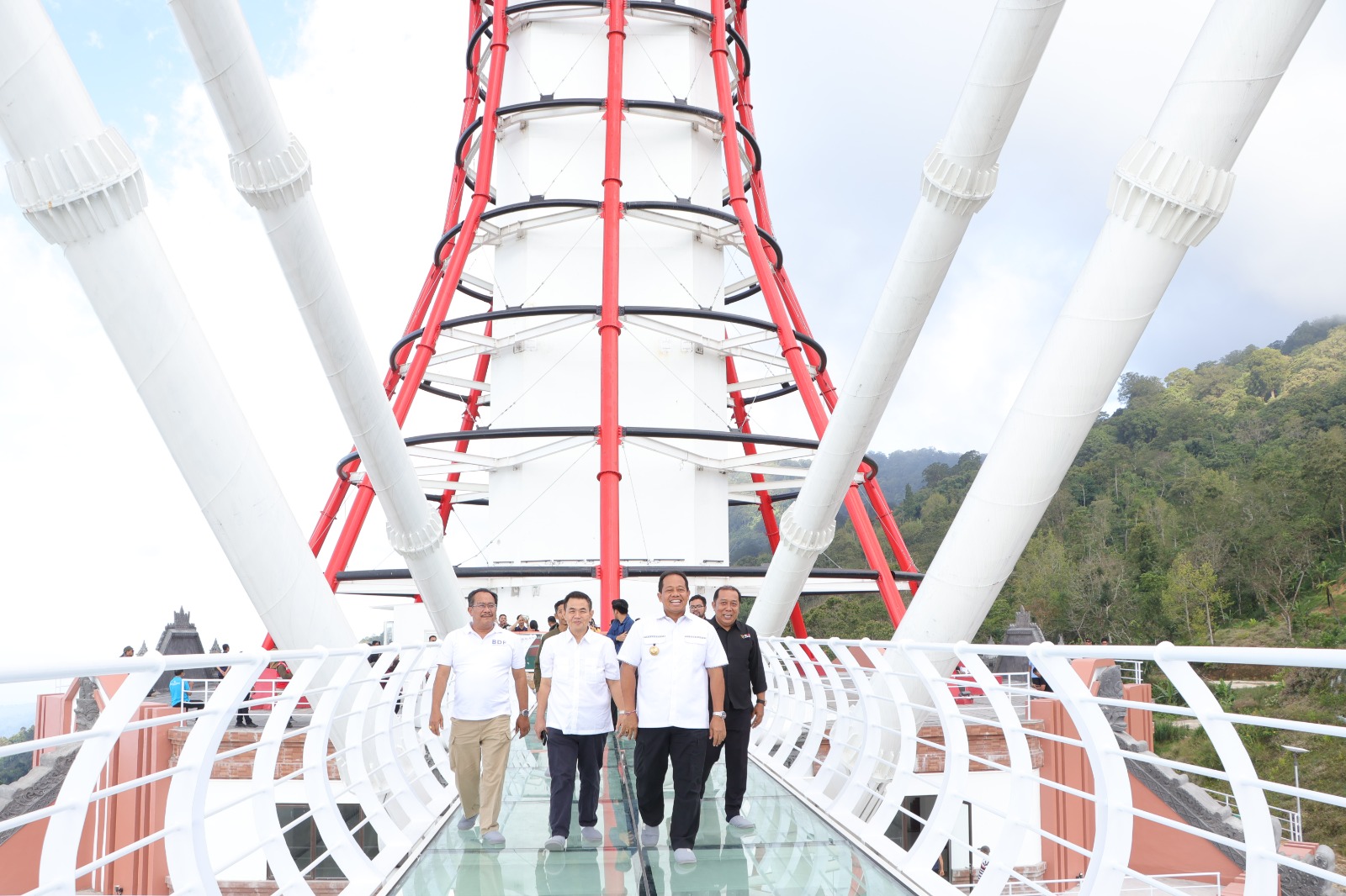 Pj. Gubernur Bali Mahendra Jaya Kunjungi Turyapada Tower, Solusi Atasi Blank Spot dan Dorong Ekonomi Buleleng