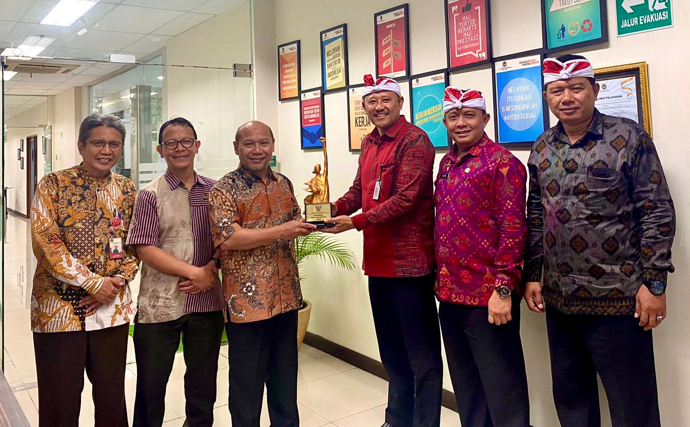Pemerintah Provinsi Bali Menerima Anugerah Revolusi Mental 2024 dari Kemenko PMK