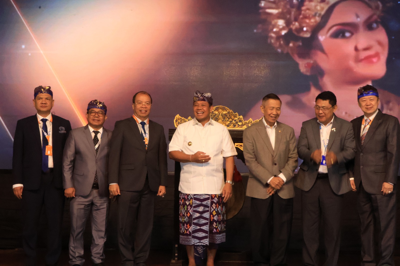 Hadiri MUNASLUB AAI, Pj. Gubernur Mahendra Jaya Usulkan 1 Desa 1 Pengacara di Bali untuk Tingkatkan Literasi Hukum Masyarakat