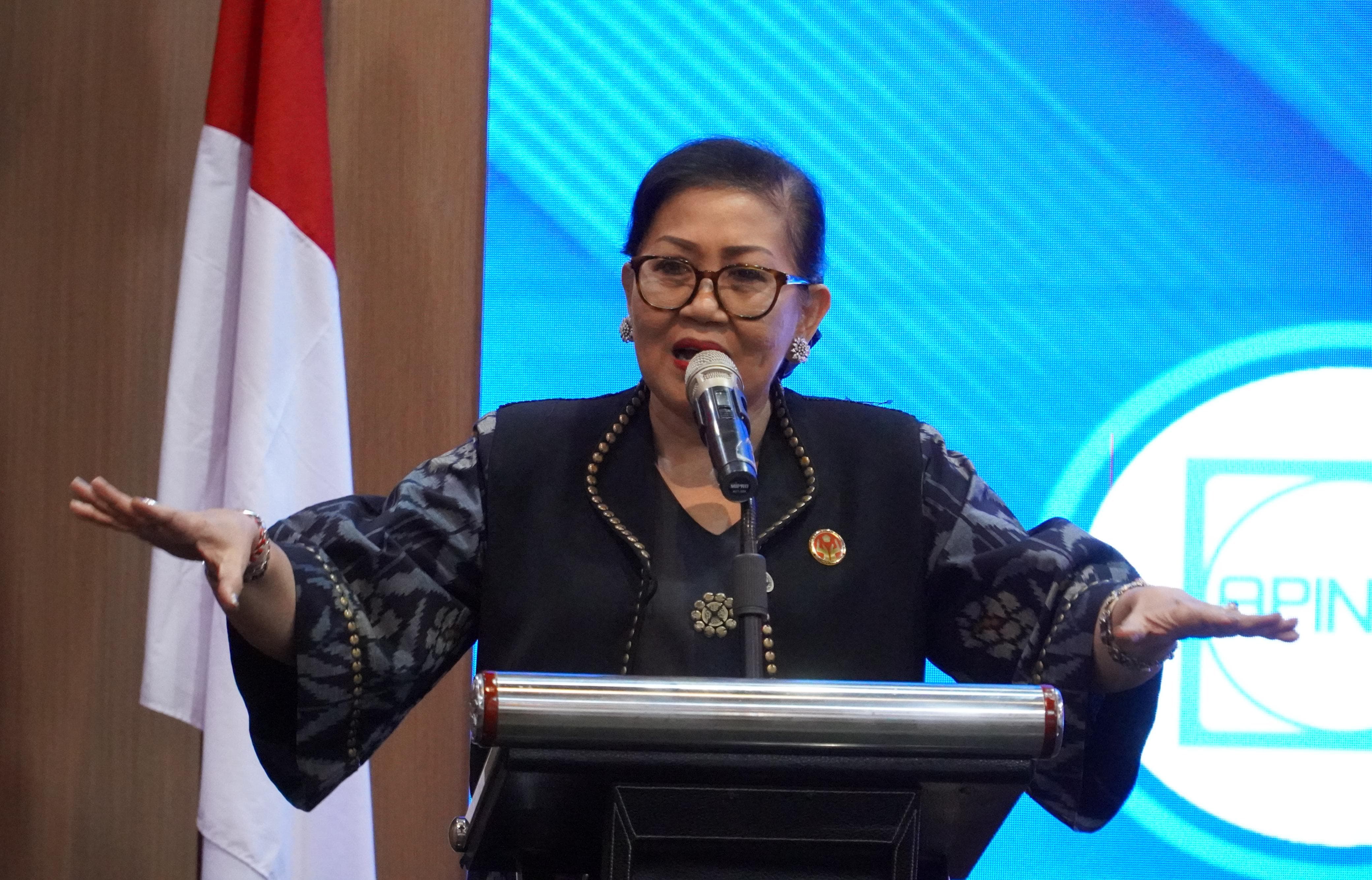 Ny. Putri Koster: Perempuan Layak Berkembang di Ranah Domestik dan Publik Tanpa Dipaksa atau Ditenggelamkan