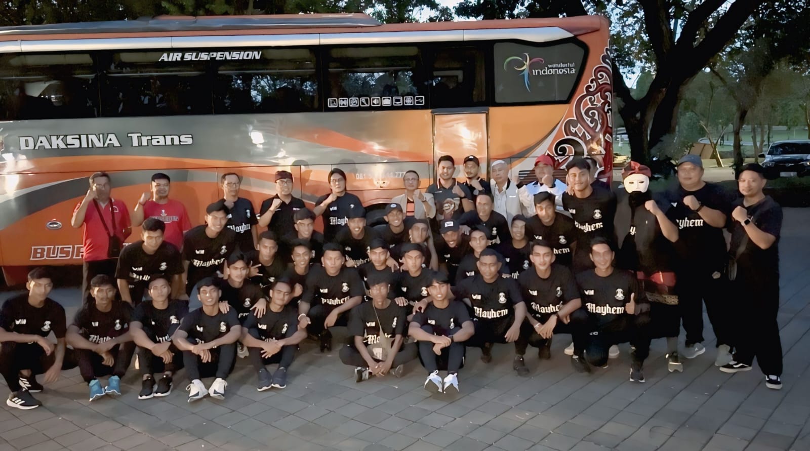 Lepas Keberangkatan Tim Kesebelasan Perseden ke Yogyakarta, Wagub Giri Prasta Pesankan Tetap Jaga Suportivitas Tim