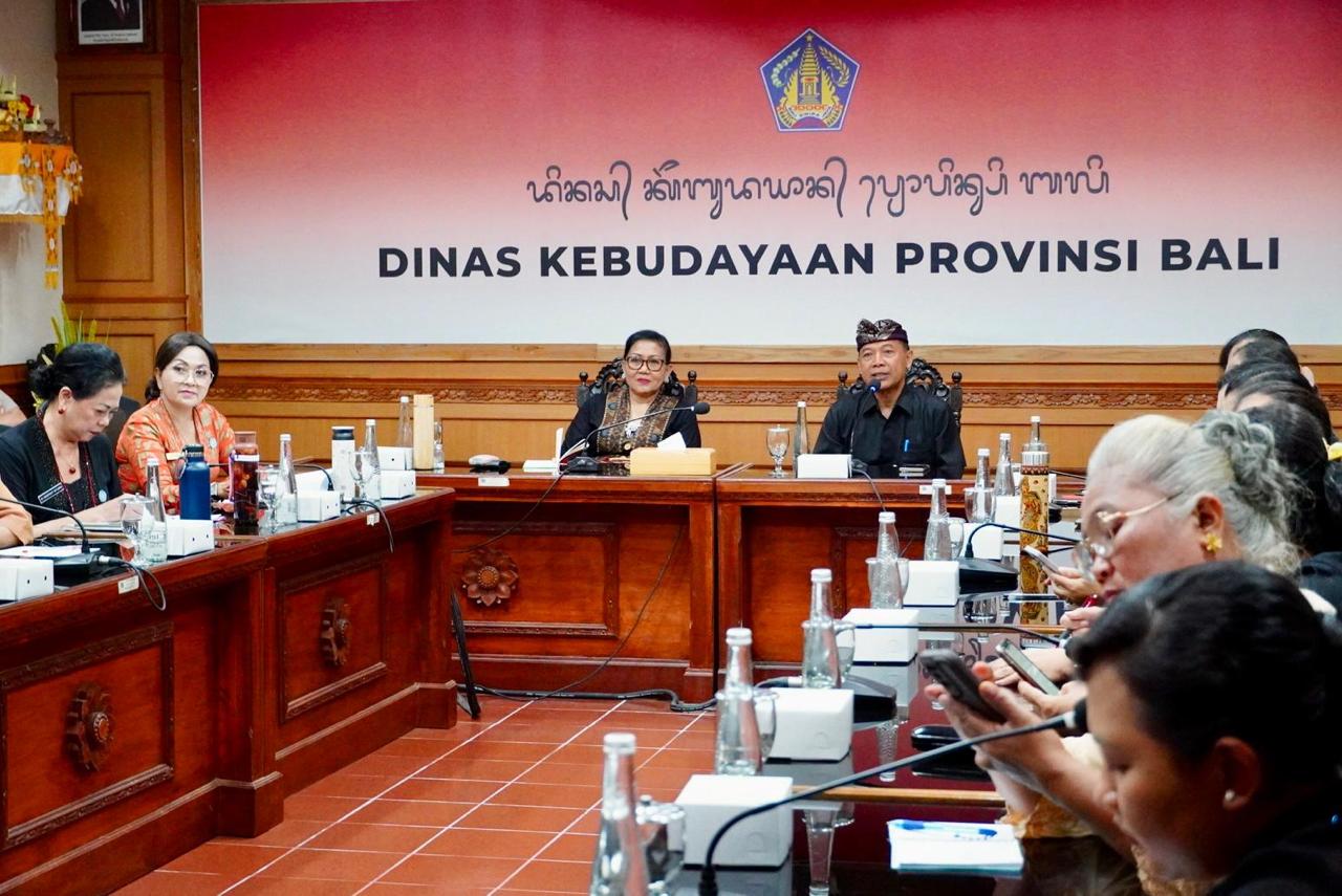 Putri Koster Siapkan Parade Busana Adat Khas Daerah di PKB 2025, Upaya Lestarikan Warisan yang Hampir Punah