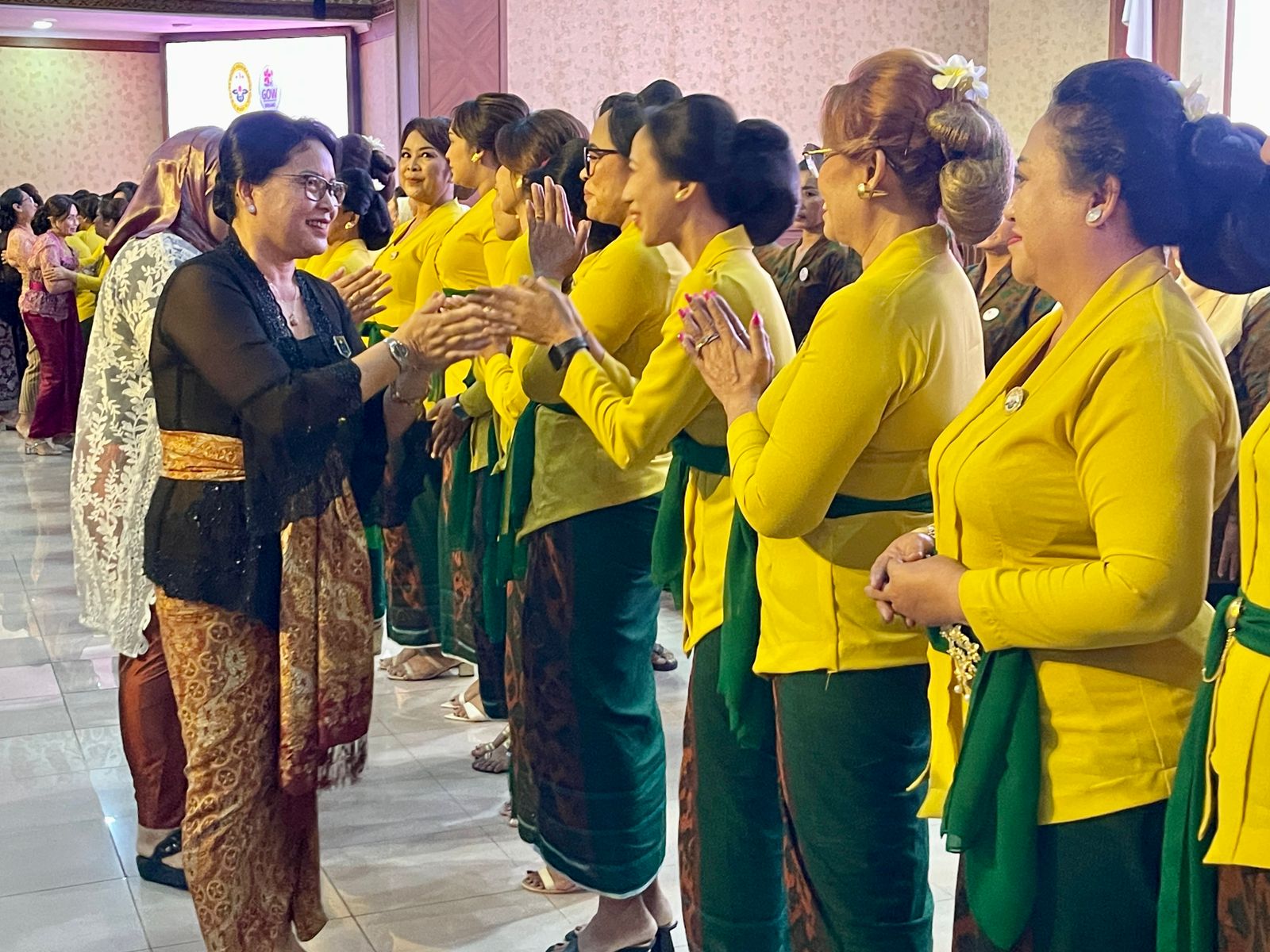 Hadiri Pelantikan WHDI dan GOW Badung, Seniasih Giri Prasta Ajak Organisasi Wanita Gotong-Royong Ringankan Beban Masyarakat