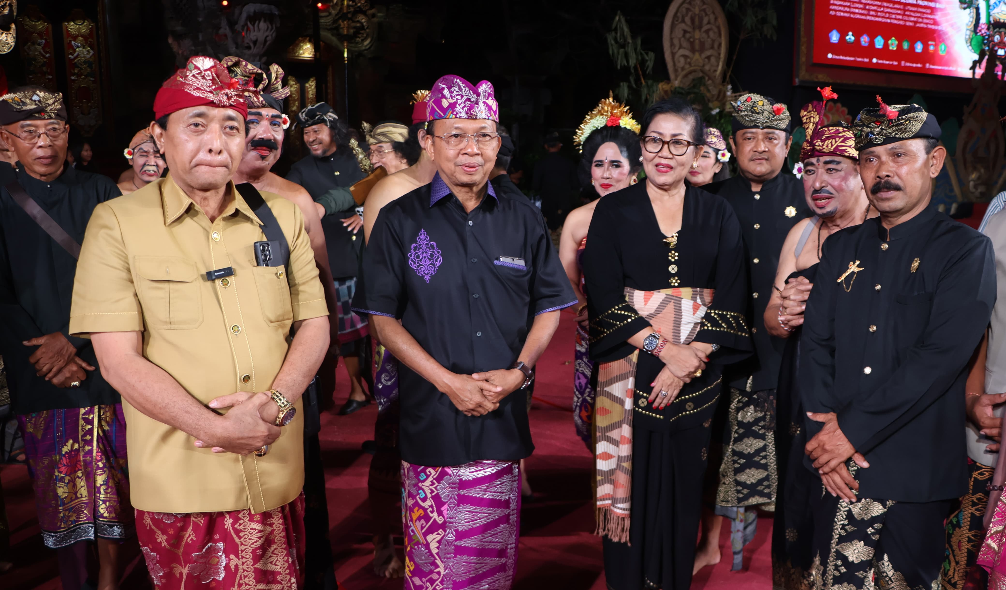 Ribuan Penonton Tak Bergeming Nikmati Pagelaran Drama Gong Lawas Paguyuban Peduli Seni