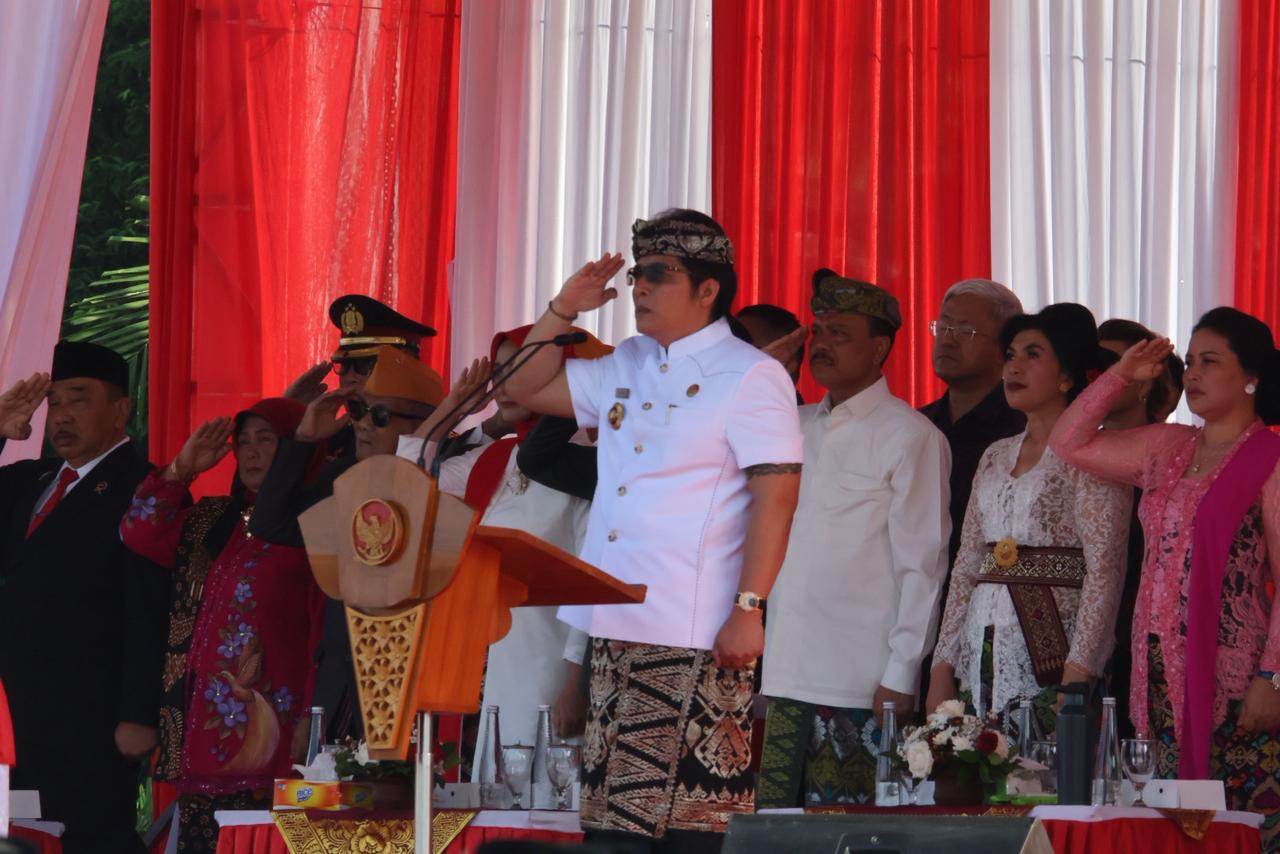 Pimpin Apel Peringatan HUT ke-80 Kemerdekaan RI, Wagub Giri Prasta Ajak Generasi Bangsa Lanjutkan Perjuangan