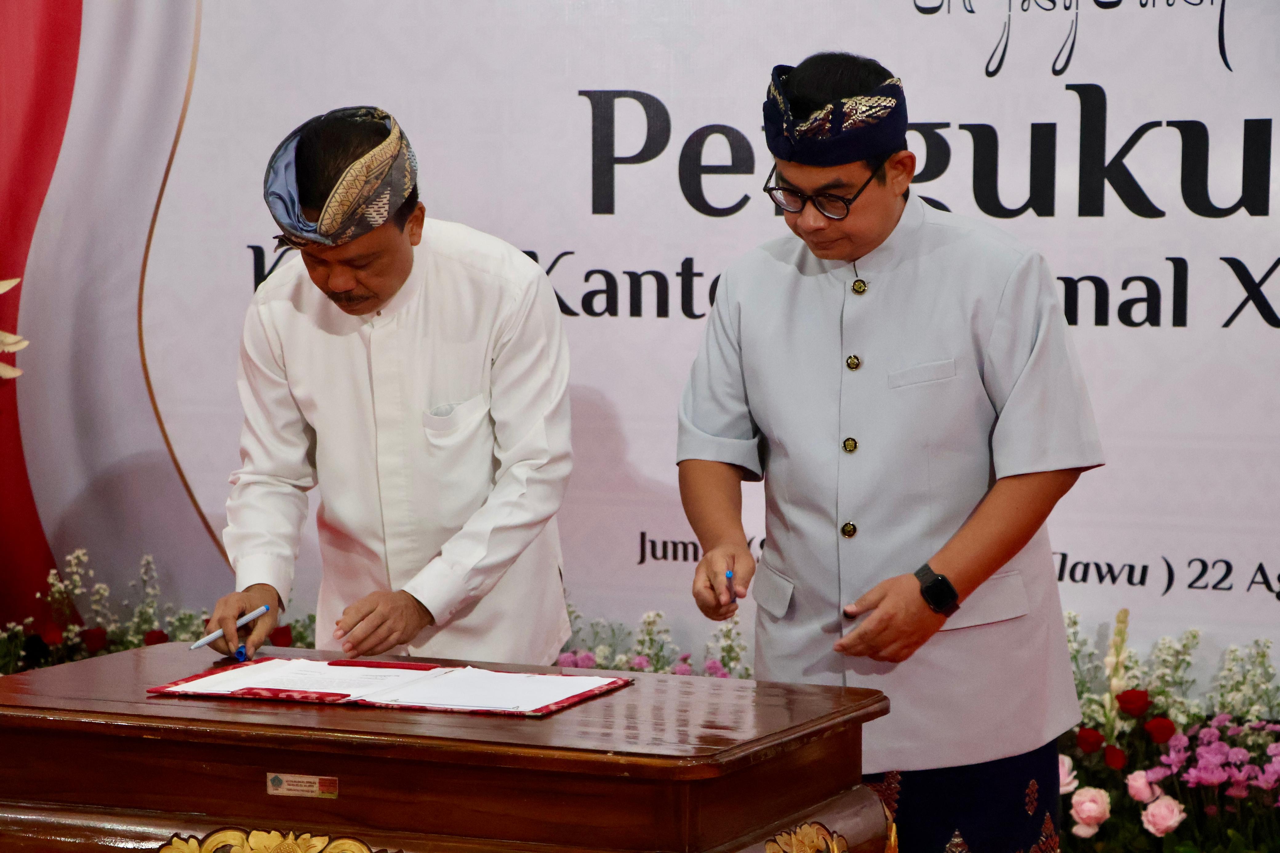 Sekda Dewa Indra Kukuhkan Kepala BKN Regional X Denpasar, Dorong Layanan ASN Berbasis Digital