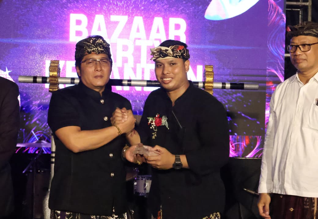 Tetap Jaga Akar Budaya, Wagub Giri Prasta Pesankan Anak Muda Jauhi Mabuk dan Narkoba