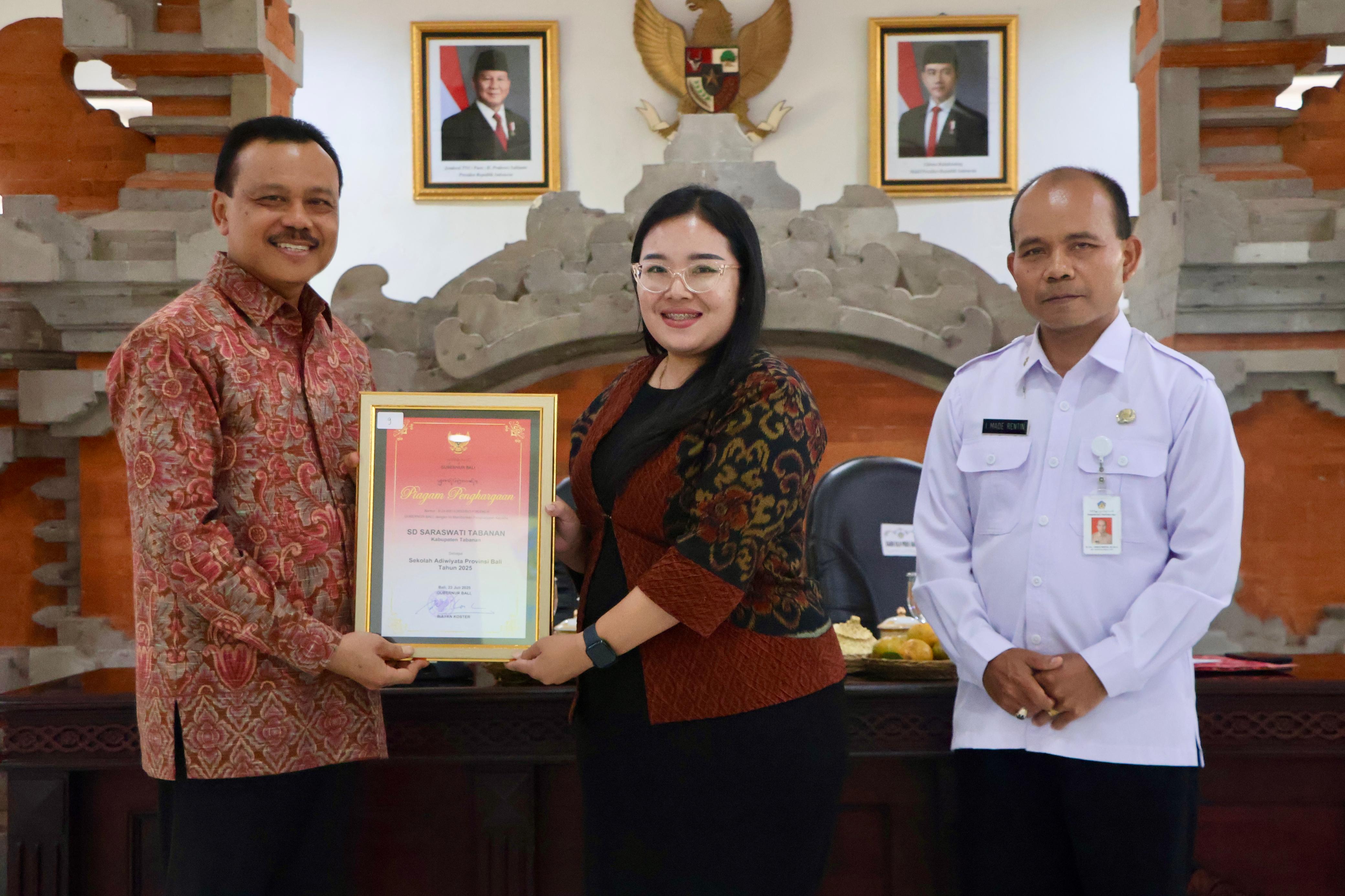Puluhan Sekolah Raih Penghargaan Adiwiyata, Sekda Bali Tekankan Sinergi Pengelolaan Sampah