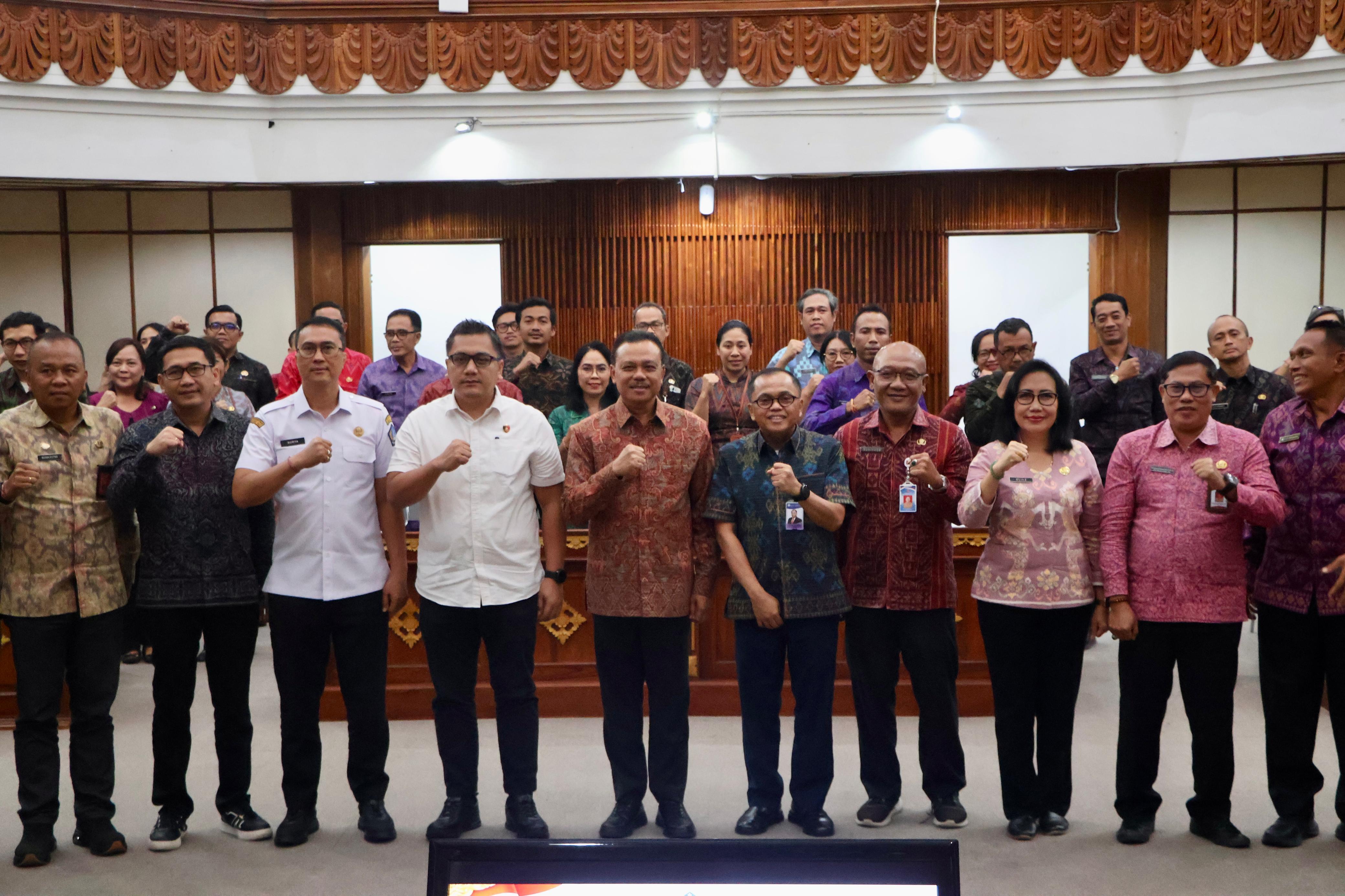 Hadiri High Level Meeting TPID Provinsi Bali, Sekda Dewa Indra Pastikan Ketersediaan Pangan dan Kebutuhan Masyarakat Tetap Aman