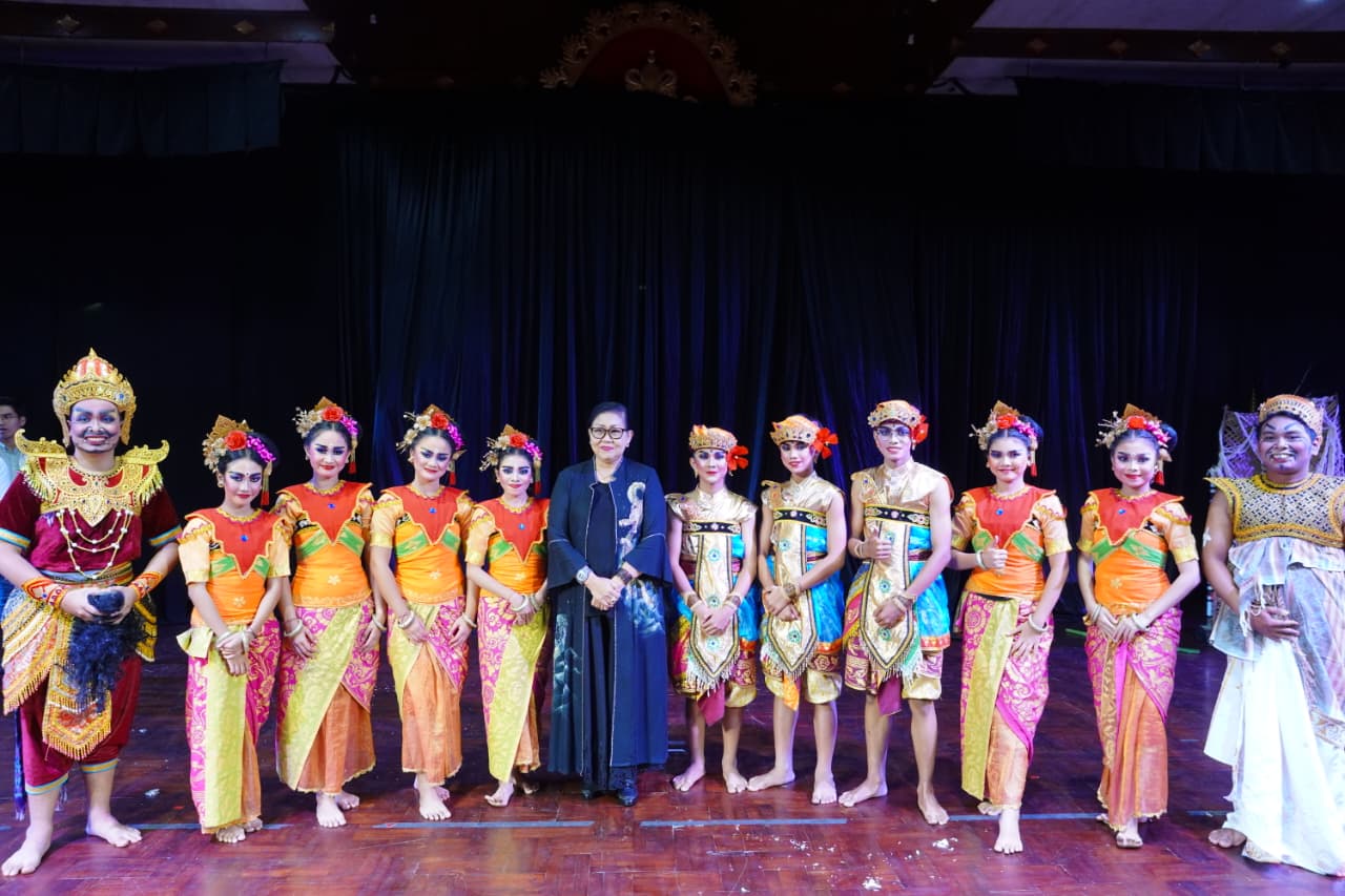 Ny. Putri Koster Saksikan “Sura-Atma”, Pergelaran Puisi-Musik Sarat Makna Spiritual di FSBJ VIII 2026