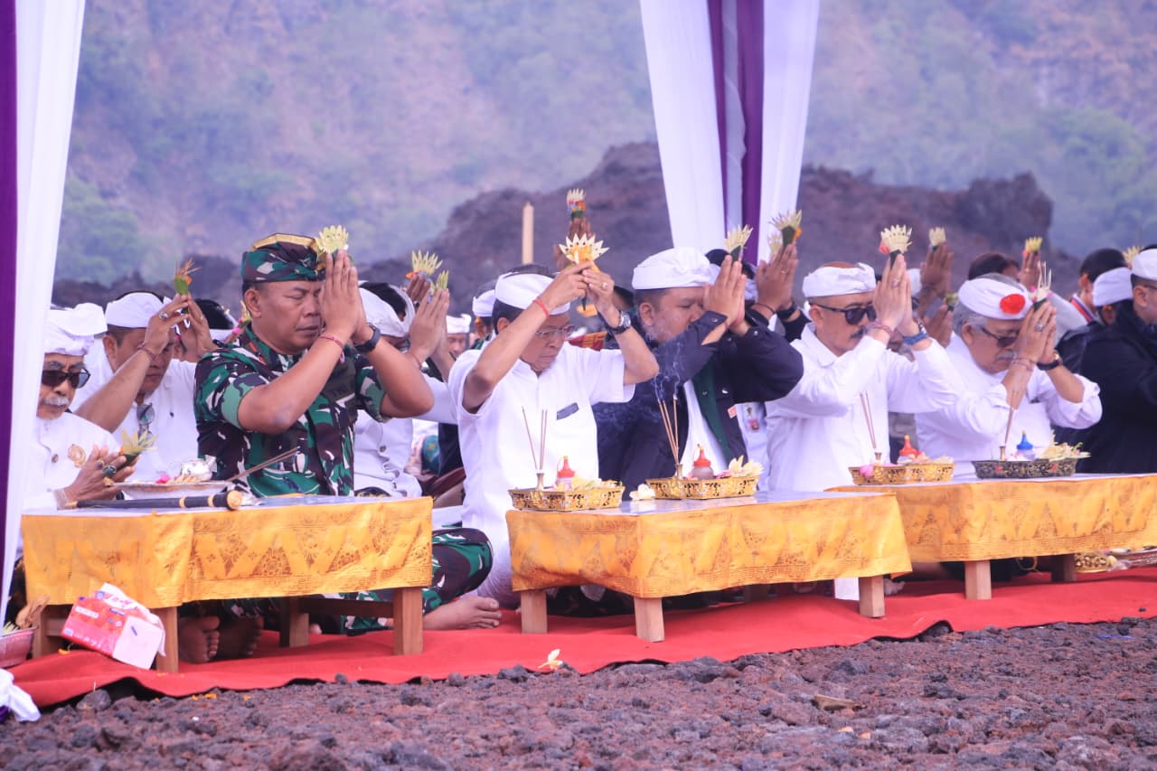 Gubernur Wayan Koster: Batur Sumber Peradaban dan Kesucian Bali