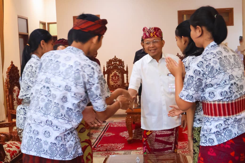'Keren', Gubernur Koster Apresiasi Siswa SMKN 1 Amlapura, Kalahkan 88 Sekolah dan Tembus Final LCC Empat Pilar MPR RI