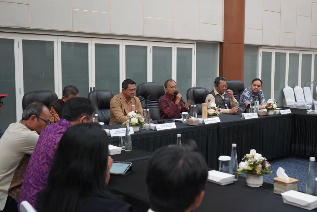 Gubernur Koster Dorong Bandara Ngurah Rai Berkelas Dunia, Waktu Tunggu Bagasi Kini Maksimal 40 Menit