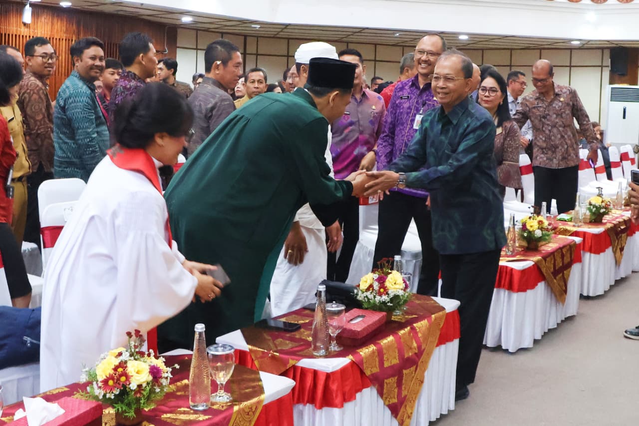 Gubernur Koster Lantik 9 Anggota BPSK Denpasar, Diminta Antisipasi Sengketa Konsumen
