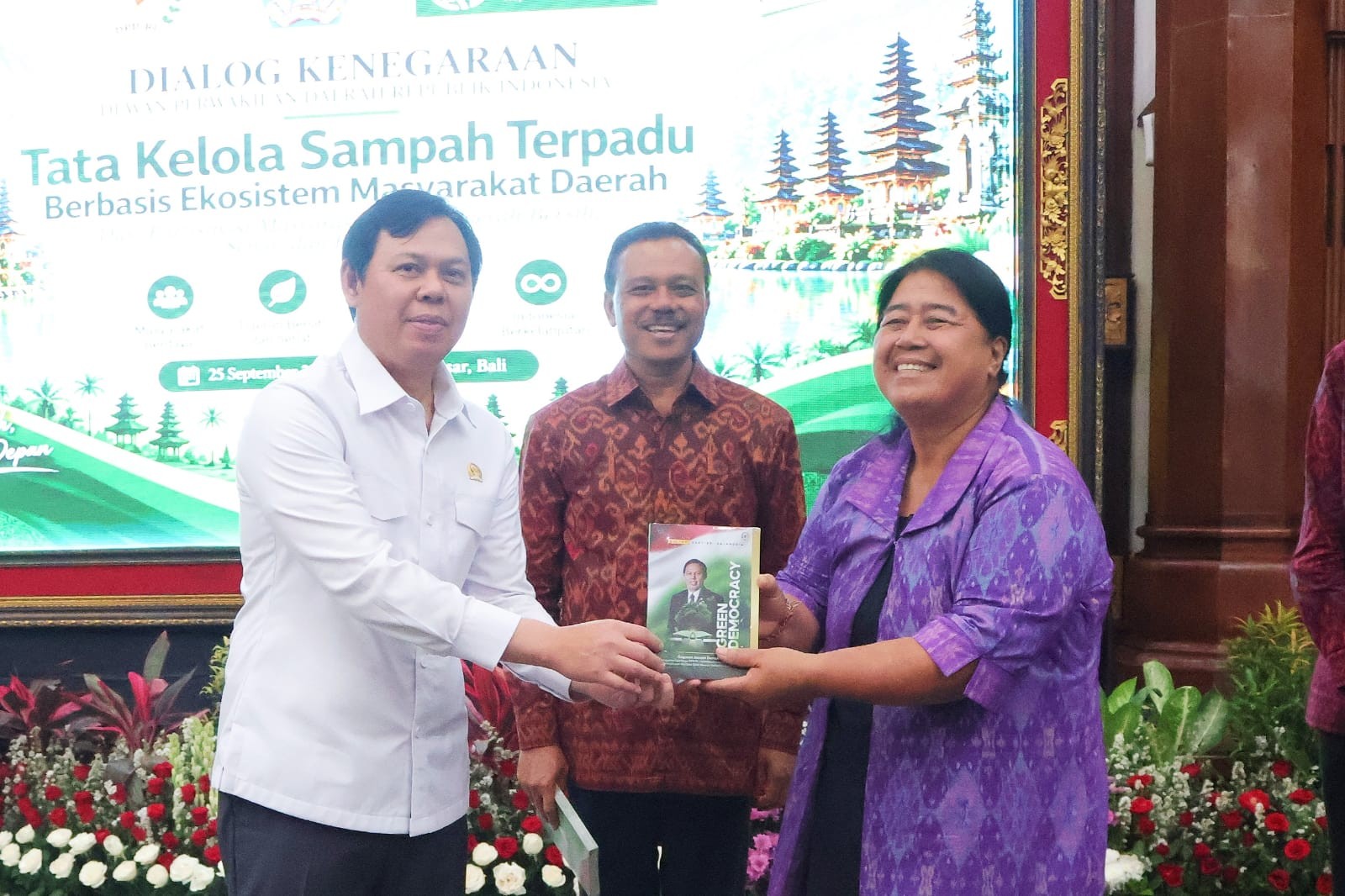 Dialog Kenegaraan DPD RI, Sekda Dewa Indra Tekankan Sinergi dan Peran Masyarakat dalam Penuntasan Sampah Bali