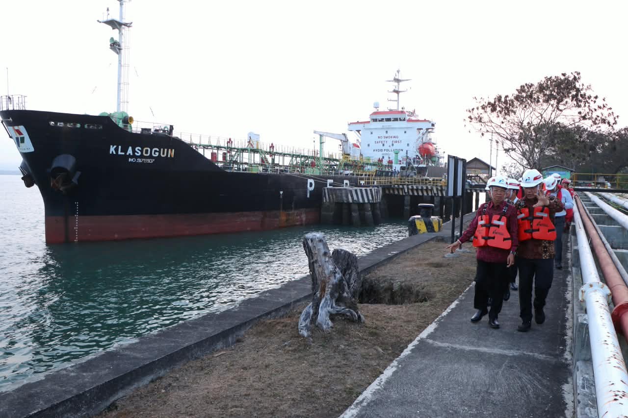 Gubernur Koster Tinjau Terminal BBM, Minta Pertamina Percepat Pemulihan Distribusi, Pertamina Pastikan Pasokan BBM Bali Cukupi hingga Dua Pekan ke Depan