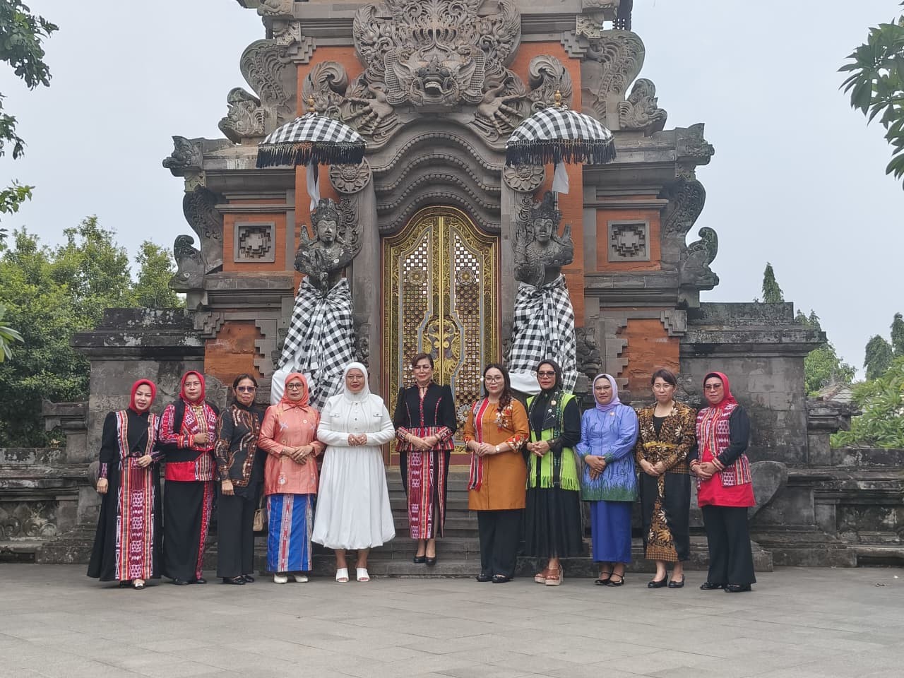 Kunjungan Istimewa Ketua dan Pengurus Dekranasda se- Provinsi Maluku di Anjungan Bali, TMII