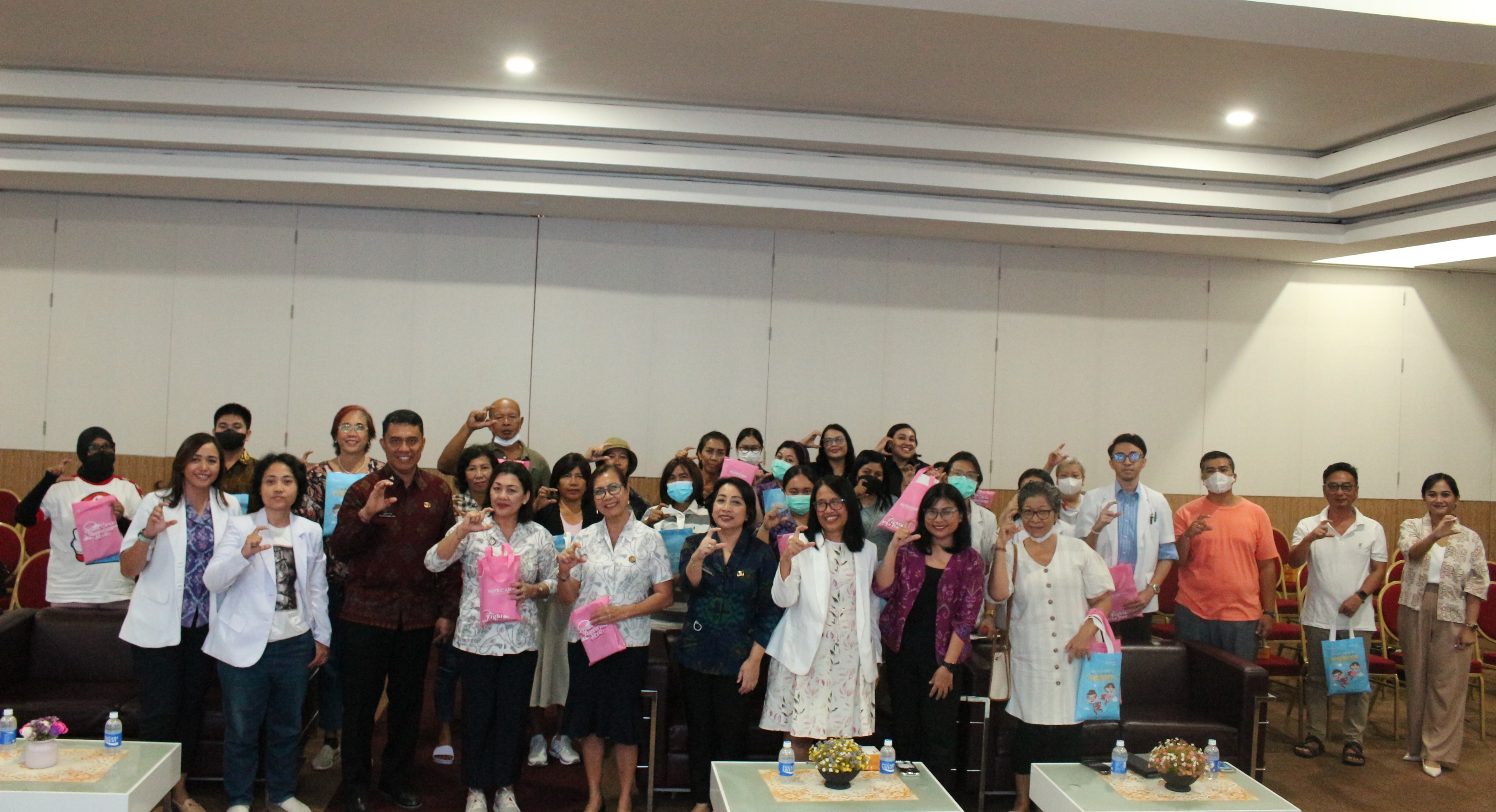 Bincang Sehat dengan tema " Peran dokter Spesialis Gizi, Psikolog Klinis dan Team Paliatif untuk meningkatkan Kualitas Hidup Pasien Kanker" dalam rangka HUT RSUD Bali Mandara ke 7