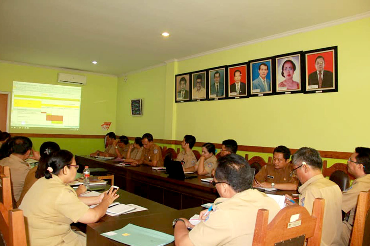 Rapat Pembahasan Persiapan 5 Hari Kerja Untuk Layanan Rawat Jalan