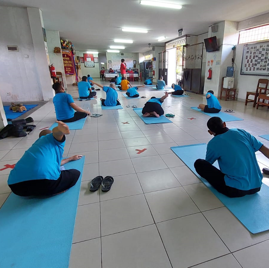 Kegiatan Yoga bersama teman ODGJ