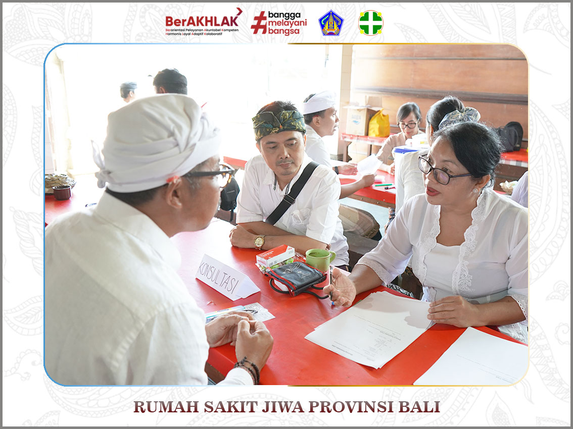 Kegiatan Bakti sosial berupa pelayanan kesehatan serangkaian pelaksanaan Karya Ida Bhatara Turun Kabeh di Pura Besakih