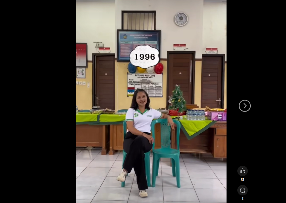 Kalian ditempat kerja beda umur brapa tahun nih ?