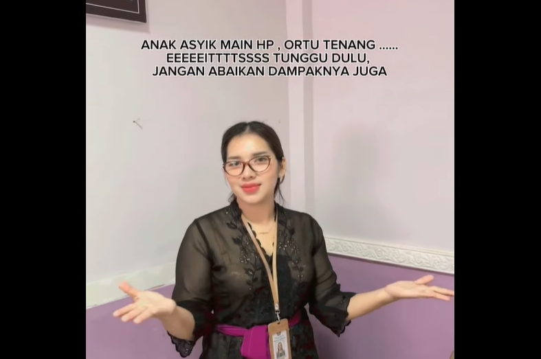 Memberikan Hp pada anak