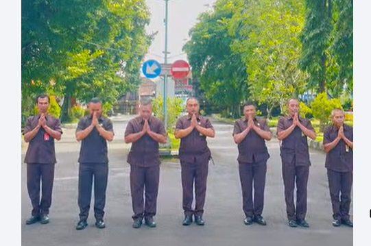 Kenapa di RSJ satpamnya banyak banget ya?