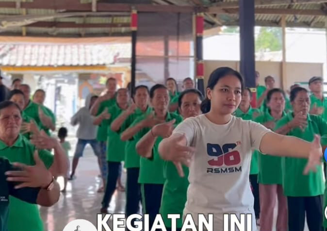 Menjadi lansia bukan berarti berhenti berkarya.
