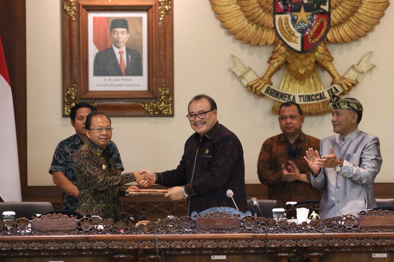 Pandangan Umum Fraksi DPRD Bali Tentang APBD Semesta Berencana Tahun Anggaran 2023