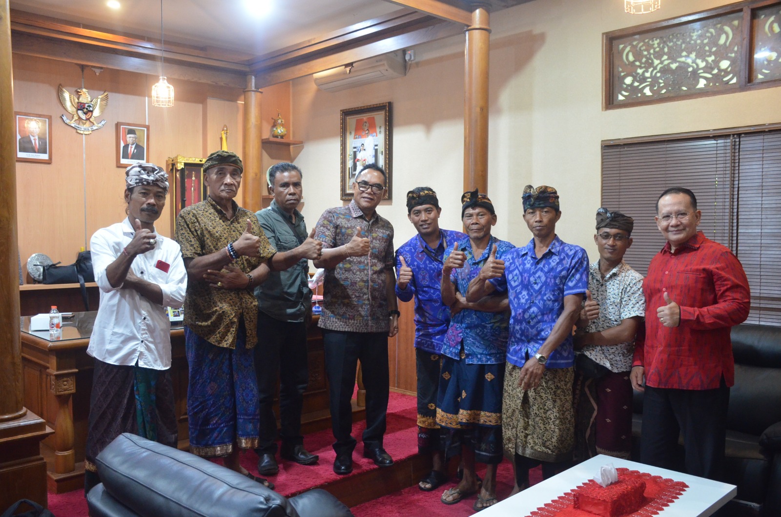Ketua DPRD Bali Terima Audiensi Prejuru desa Adat Sinalud
