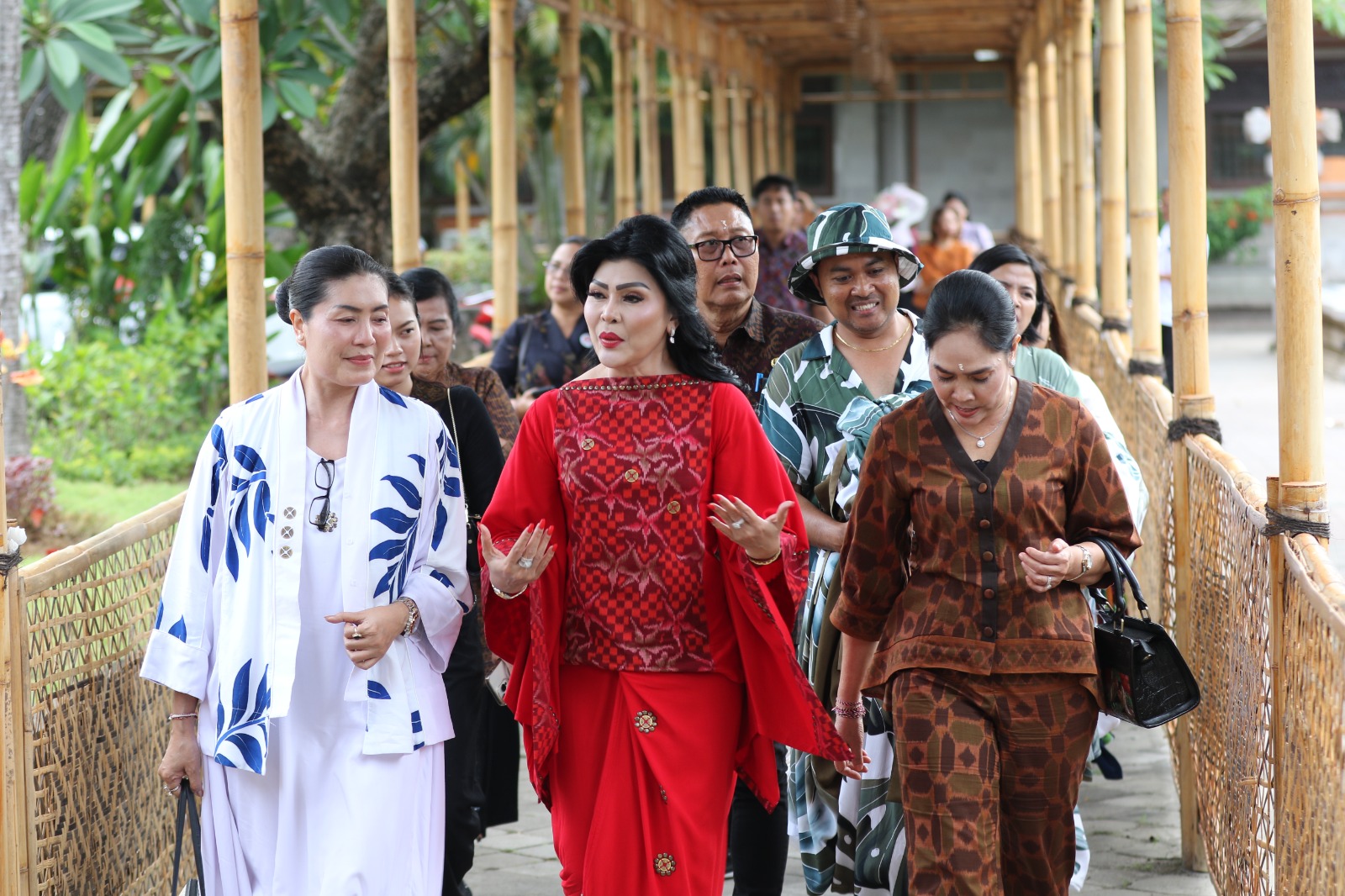 Ketua Gatriwara Hadiri Pembukaan Pameran IKM Bali Bangkit
