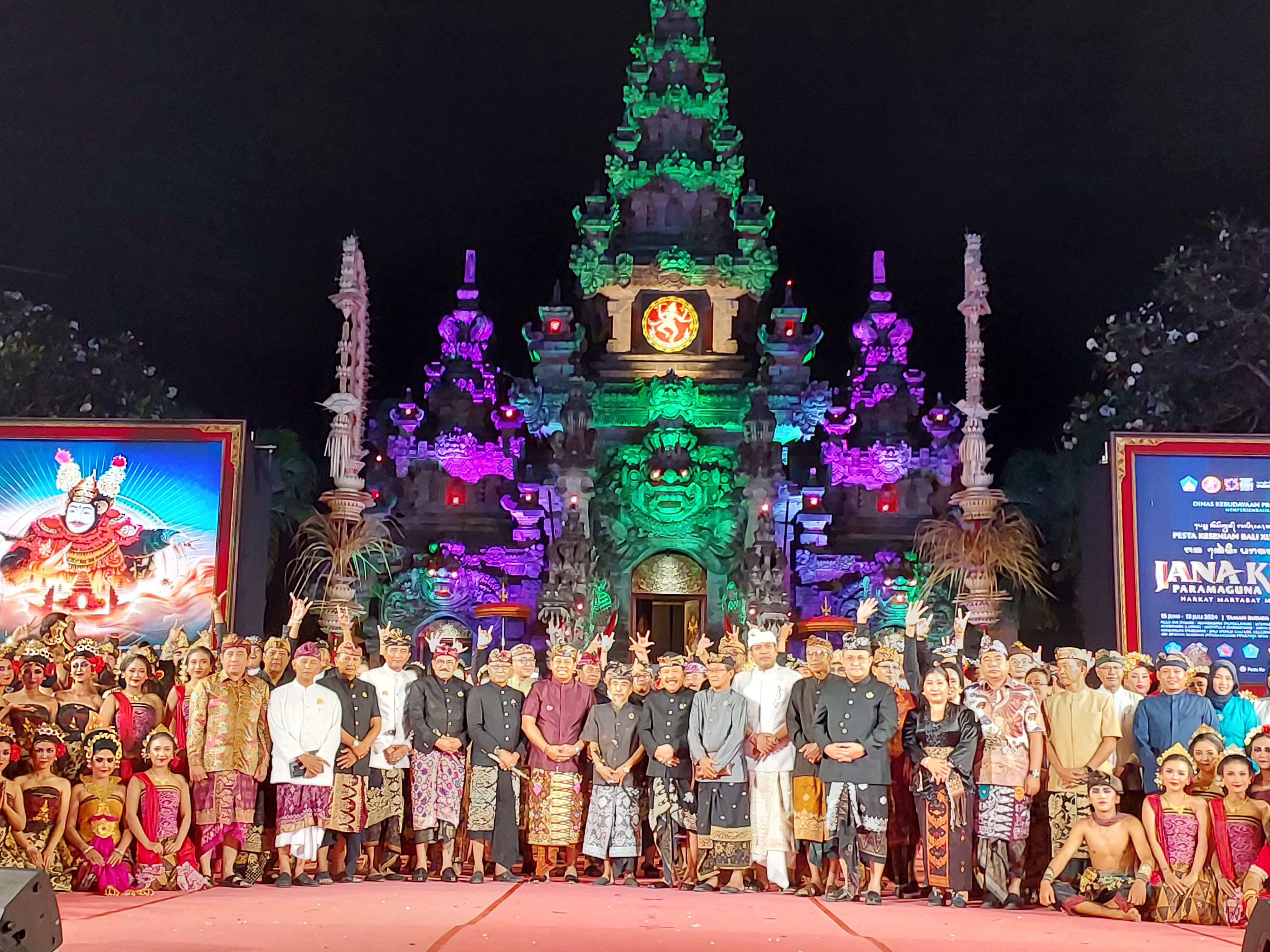 Pimpinan DPRD Bali Dan Sekwan Mengikuti Kegiatan Penutupan PKB ke XLVI