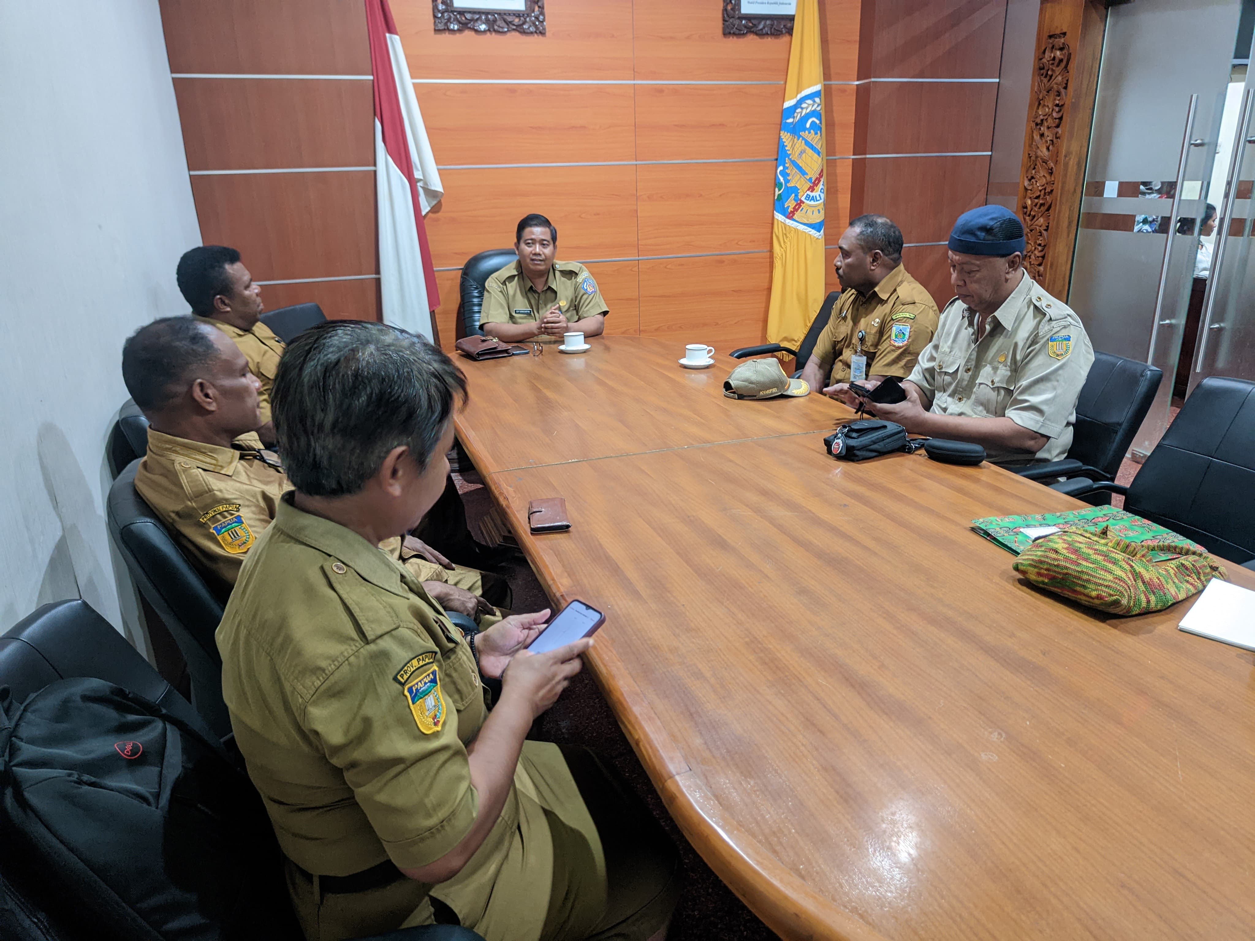 Sekretariat DPRD Bali Terima Kunjungan Kerja Sekretariat DPRD Papua Tengah