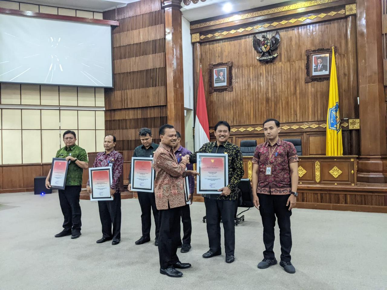 Sekretariat DPRD Provinsi Bali Raih Penghargaan Laporan Audit Kearsipan Internal
