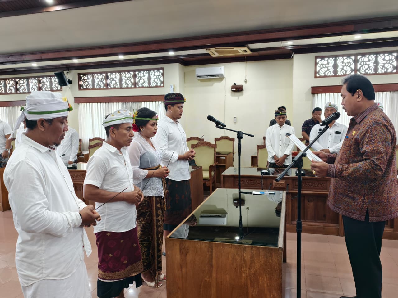 Sekretaris DPRD Lantik PPPK Paruh Waktu di Lingkungan Setwan DPRD Bali