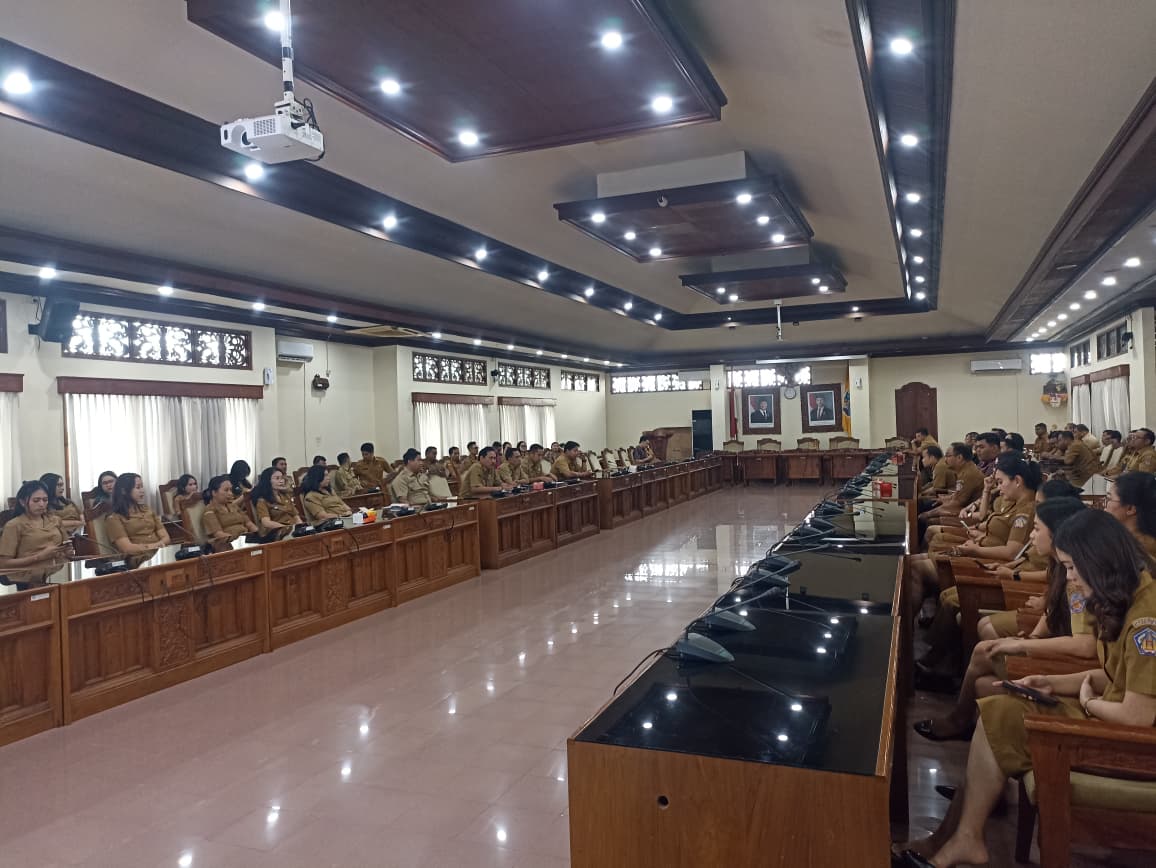 Sekretaris DPRD berikan Arahan Budaya Kerja Baik ke Seluruh Staf
