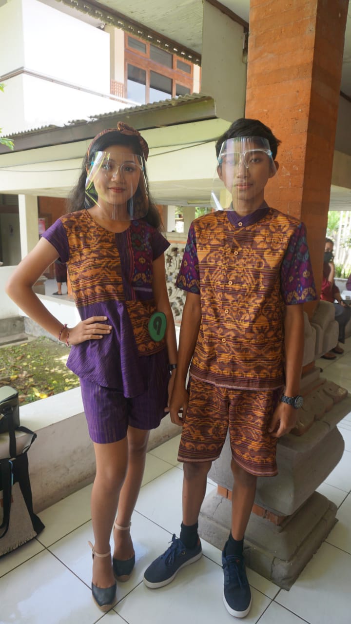 Menyambut Hari Sumpah Pemuda, SLB Negeri 1 Karangasem Ikuti Lomba Fashion Show Berpasangan Busana Kasual Endek Tradisional Provinsi Bali