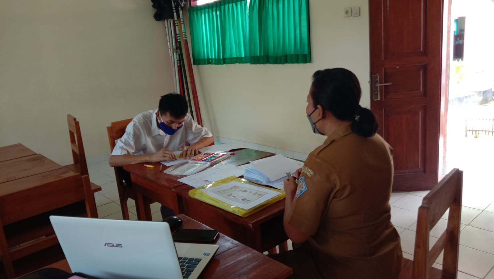 SLB Negeri 1 Karangasem Selenggarakan Penilaian Akhir Semester Secara Daring dan Luring