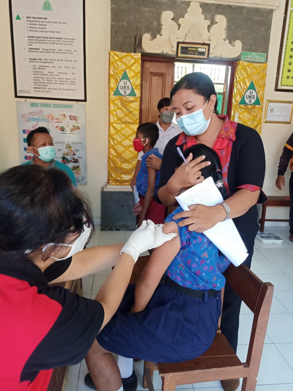 Kegiatan Vaksin Difteri Tetanus Di Slb Negeri 1 Karangasem Berlangsung Tertib